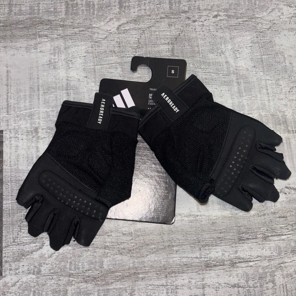 🌹NEW Adidas Essential Training Gloves
